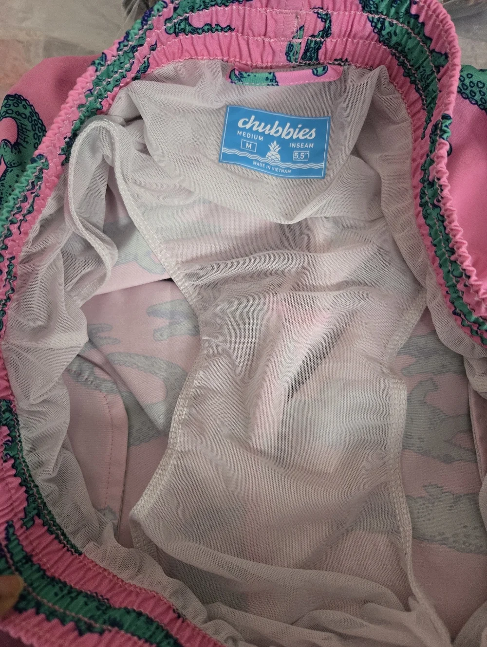Chubbies The Glades 4-Way Stretch Swim Trunks Pink Alligator Mesh Liner 5.5